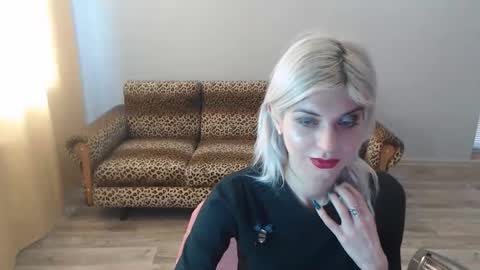 sexybeatriice online show from 01/04/25, 07:13