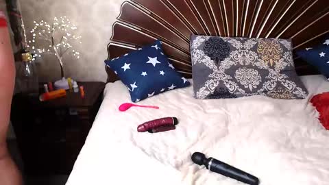 Snapshot of sexyblondebush chatting on 02/21/25, 08:07 Lana online show from 02/21/25, 08:07