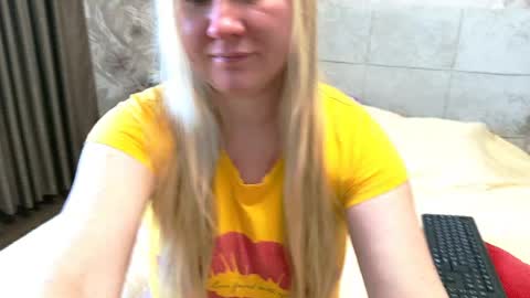 Snapshot of sexyblondebush chatting on 04/06/26, 04:46 Lana online show from 04/06/26, 04:46