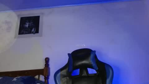 Snapshot of sexyboy_bigclit chatting on 03/01/26, 02:41 Iker online show from 03/01/26, 02:41