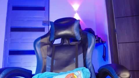 Snapshot of sexyboy_bigclit chatting on 05/19/26, 08:53 Iker online show from 05/19/26, 08:53