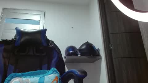 Snapshot of sexyboy_bigclit chatting on 06/04/26, 03:34 Iker online show from 06/04/26, 03:34