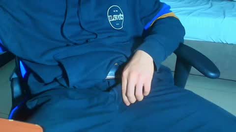 owen sky online show from 09/29/25, 01:05