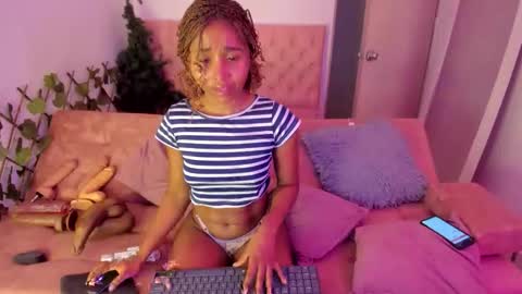 Snapshot of sexybrunnetem chatting on 11/28/25, 12:52 sofia online show from 11/28/25, 12:52
