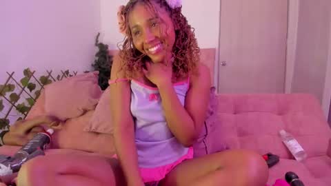 Snapshot of sexybrunnetem chatting on 01/09/26, 12:35 sofia online show from 01/09/26, 12:35
