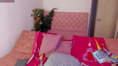Snapshot of sexybrunnetem chatting on 02/19/26, 12:12 sofia online show from 02/19/26, 12:12