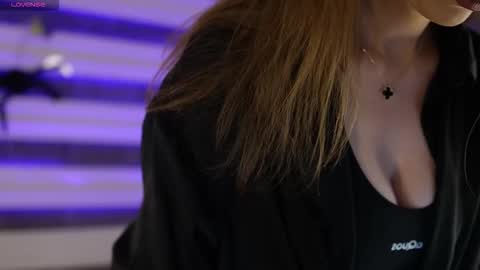 Snapshot of sexycelline chatting on 11/17/25, 05:13 Celline online show from 11/17/25, 05:13