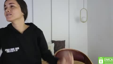 chanell and yina online show from 09/28/25, 01:16