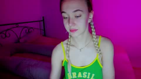 Sophia online show from 12/06/24, 07:54
