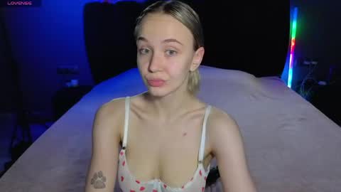 Snapshot of sexycocobutt chatting on 05/22/26, 05:40 Sophia online show from 05/22/26, 05:40