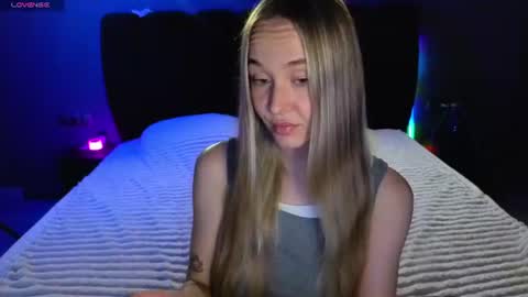 Snapshot of sexycocobutt chatting on 06/19/26, 02:32 Sophia online show from 06/19/26, 02:32
