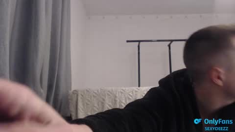 Snapshot of sexydeezz chatting on 02/17/25, 09:41 SexyDeezZ online show from 02/17/25, 09:41