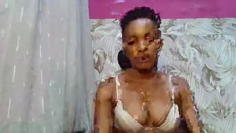 Snapshot of sexydoll32 chatting on 05/18/26, 04:18 sexydoll32 online show from 05/18/26, 04:18