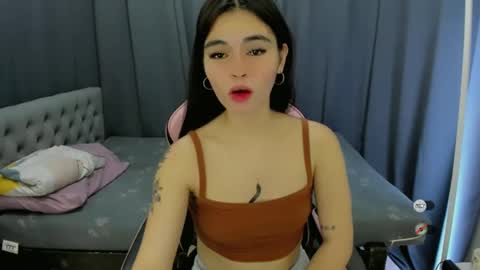 Snapshot of sexydollfox chatting on 01/08/25, 10:37 sexydollfox online show from 01/08/25, 10:37