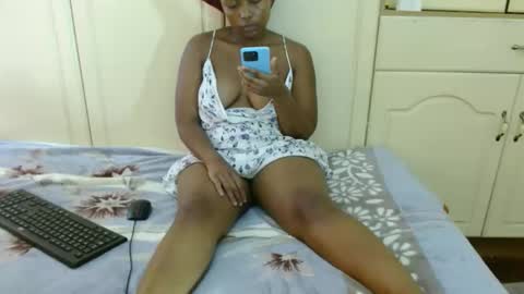 Snapshot of sexydollsx chatting on 10/22/25, 05:52 sexydollsx online show from 10/22/25, 05:52