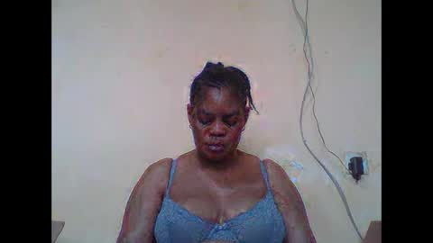 Snapshot of sexydove2 chatting on 03/17/26, 06:39 EMILY online show from 03/17/26, 06:39