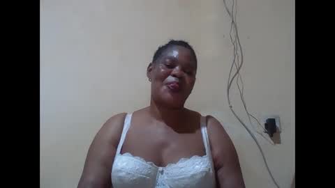 Snapshot of sexydove2 chatting on 03/18/26, 06:44 EMILY online show from 03/18/26, 06:44