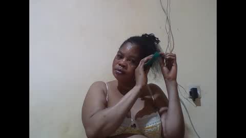 Snapshot of sexydove2 chatting on 03/20/26, 03:33 EMILY online show from 03/20/26, 03:33
