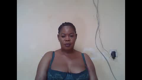 Snapshot of sexydove2 chatting on 03/22/26, 06:06 EMILY online show from 03/22/26, 06:06