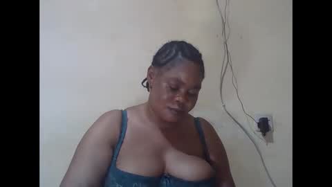 Snapshot of sexydove2 chatting on 03/26/26, 06:46 EMILY online show from 03/26/26, 06:46