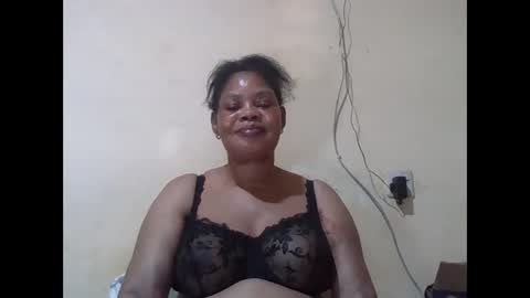 Snapshot of sexydove2 chatting on 04/02/26, 06:27 EMILY online show from 04/02/26, 06:27
