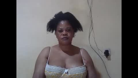 Snapshot of sexydove2 chatting on 04/06/26, 01:36 EMILY online show from 04/06/26, 01:36