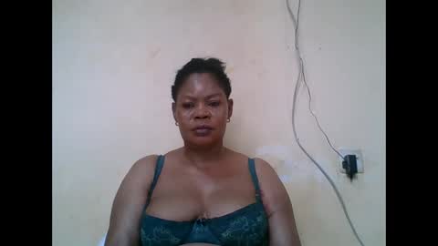 Snapshot of sexydove2 chatting on 04/06/26, 06:58 EMILY online show from 04/06/26, 06:58