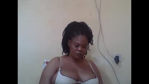Snapshot of sexydove2 chatting on 04/13/26, 02:22 EMILY online show from 04/13/26, 02:22
