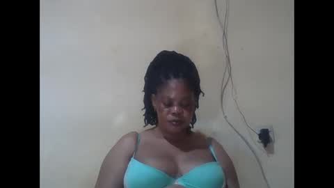 Snapshot of sexydove2 chatting on 04/16/26, 06:41 EMILY online show from 04/16/26, 06:41
