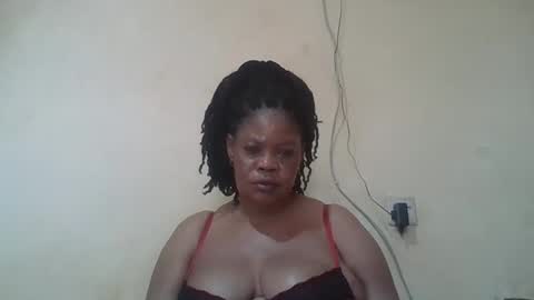 Snapshot of sexydove2 chatting on 04/18/26, 02:43 EMILY online show from 04/18/26, 02:43