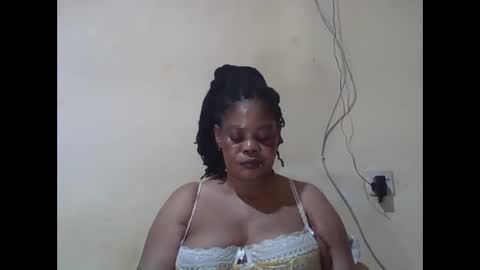 Snapshot of sexydove2 chatting on 04/19/26, 06:10 EMILY online show from 04/19/26, 06:10