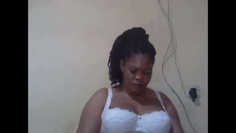 Snapshot of sexydove2 chatting on 04/29/26, 03:05 EMILY online show from 04/29/26, 03:05