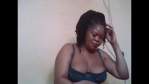 Snapshot of sexydove2 chatting on 05/16/26, 06:54 EMILY online show from 05/16/26, 06:54