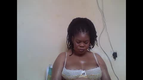 Snapshot of sexydove2 chatting on 05/20/26, 06:41 EMILY online show from 05/20/26, 06:41