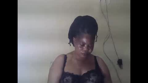 Snapshot of sexydove2 chatting on 05/27/26, 03:03 EMILY online show from 05/27/26, 03:03