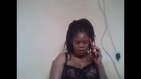 Snapshot of sexydove2 chatting on 05/28/26, 07:05 EMILY online show from 05/28/26, 07:05