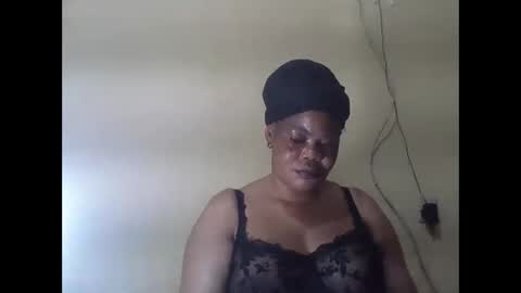Snapshot of sexydove2 chatting on 06/04/26, 02:50 EMILY online show from 06/04/26, 02:50