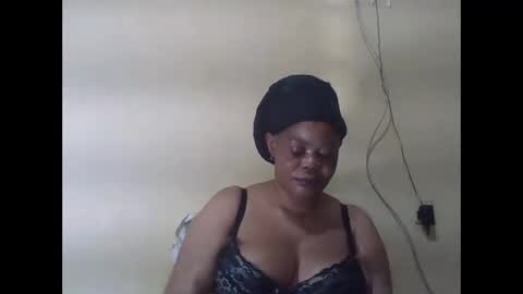 Snapshot of sexydove2 chatting on 06/07/26, 02:48 EMILY online show from 06/07/26, 02:48