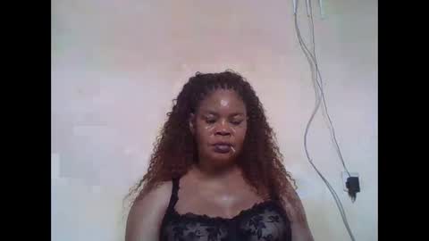 Snapshot of sexydove2 chatting on 06/09/26, 06:47 EMILY online show from 06/09/26, 06:47