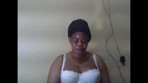 Snapshot of sexydove2 chatting on 06/11/26, 02:53 EMILY online show from 06/11/26, 02:53