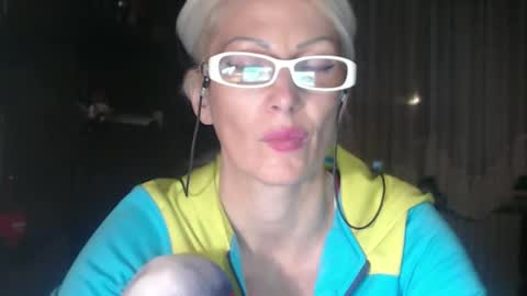 Snapshot of sexyeni chatting on 09/21/25, 08:43 ENI pvt moan your name WHEN I M NOT online you tell me in SNAPCHAT deal yes add me... FREE TWITTER magiconline101...... online show from 09/21/25, 08:43