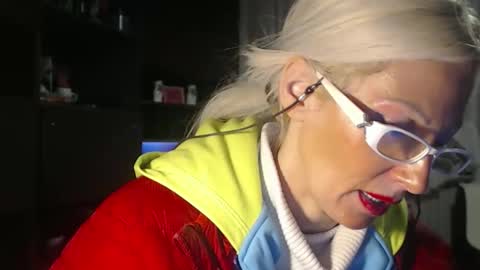 Snapshot of sexyeni chatting on 10/01/25, 11:33 ENI pvt moan your name WHEN I M NOT online you tell me in SNAPCHAT deal yes add me... FREE TWITTER magiconline101...... online show from 10/01/25, 11:33