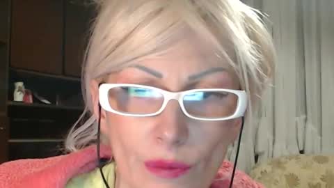 ENI pvt moan your name  WHEN I M NOT online you tell me in SNAPCHAT deal yes add me...  FREE TWITTER magiconline101...... online show from 06/08/26, 01:28
