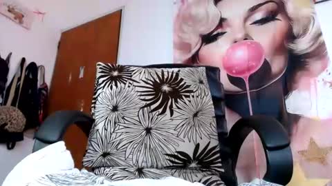 Mary online show from 07/28/26, 10:20