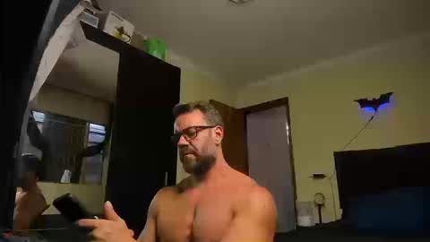 chris online show from 09/26/25, 08:24