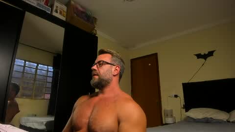chris online show from 04/29/26, 05:06