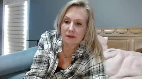 LisaisLuscious online show from 01/04/25, 04:43
