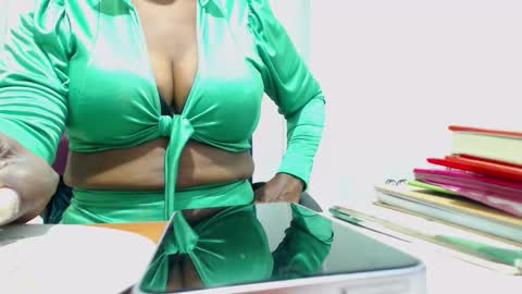 sexyhanny4u online show from 10/26/25, 01:55