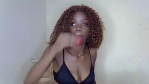 Snapshot of sexyhollymontana1111 chatting on 04/13/26, 06:41 SexyHollyMontana1111 online show from 04/13/26, 06:41