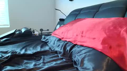 Snapshot of sexyhornyman1993 chatting on 02/08/25, 04:25 sexyhornyman1993 online show from 02/08/25, 04:25